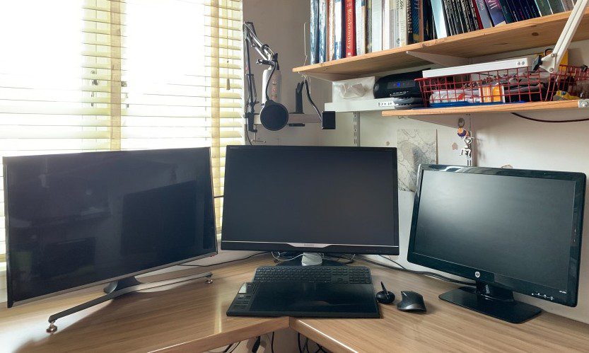 Full online teaching studio setup for A-Level Biology tuition, including Huion graphics tablet, Blue professional microphone, and JuiceBoom Pro speakers